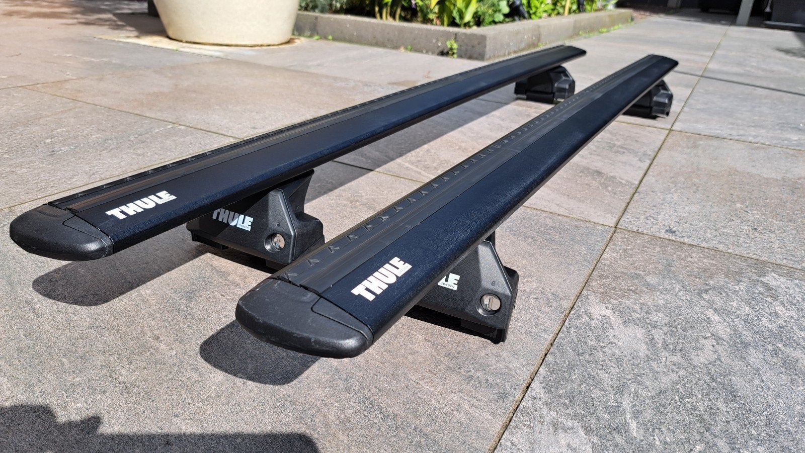 Thule Wingbar Evo black + Flush Rail voeten - Ford Kuga '20>, Ophalen, Zo goed als nieuw