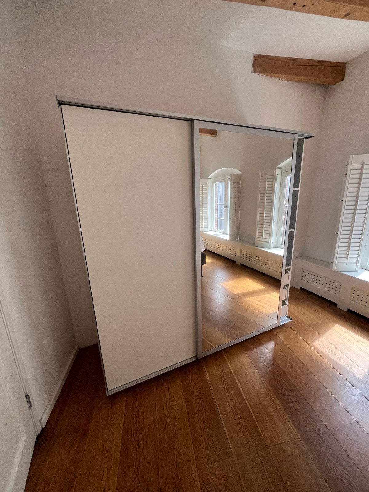 Ikea schuifkast met spiegeldeur, Ophalen, 100 tot 150 cm, 200 cm of meer, Zo goed als nieuw