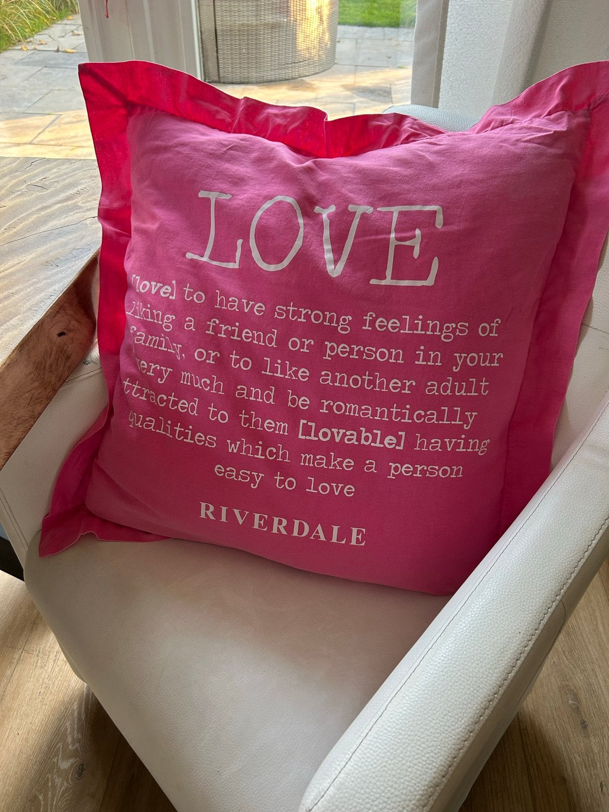 Riverdale Sierkussens 'LOVE' Roze - Set van 2, Gebruikt, Met print, Vierkant, Ophalen of Verzenden