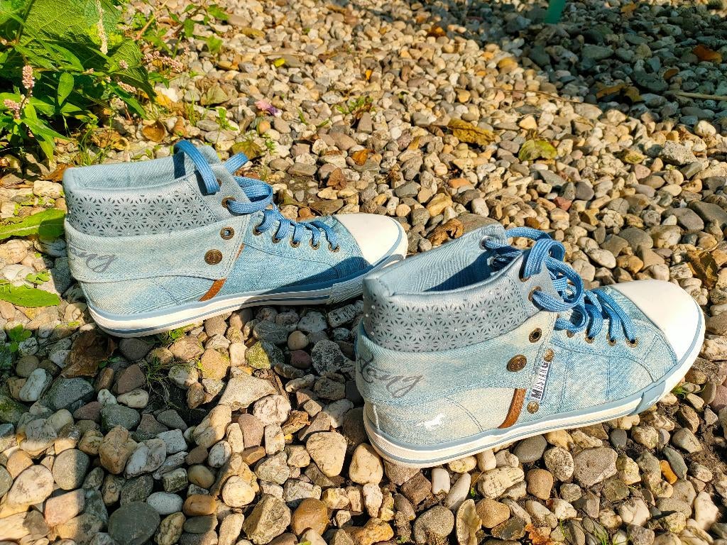 Mustang schoenen Jeans Lichtblauw / glitters Maat 40 Bling, Blauw, Ophalen of Verzenden, Mustang, Sneakers of Gympen