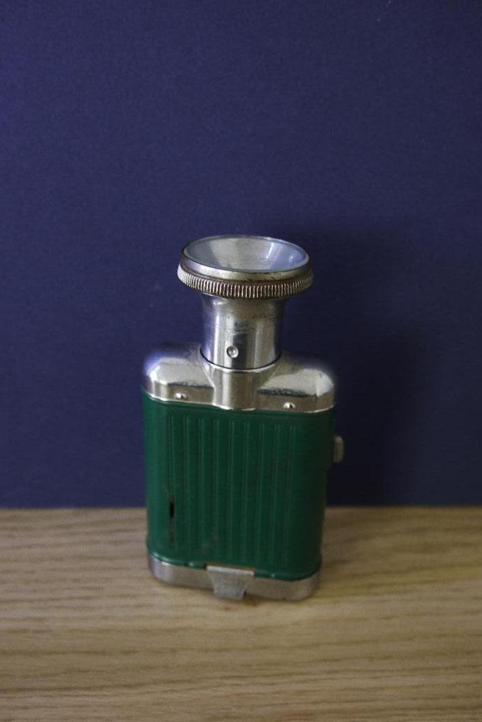 brocant curiosa oud zaklamp groen navy brand hong kong, Ophalen of Verzenden