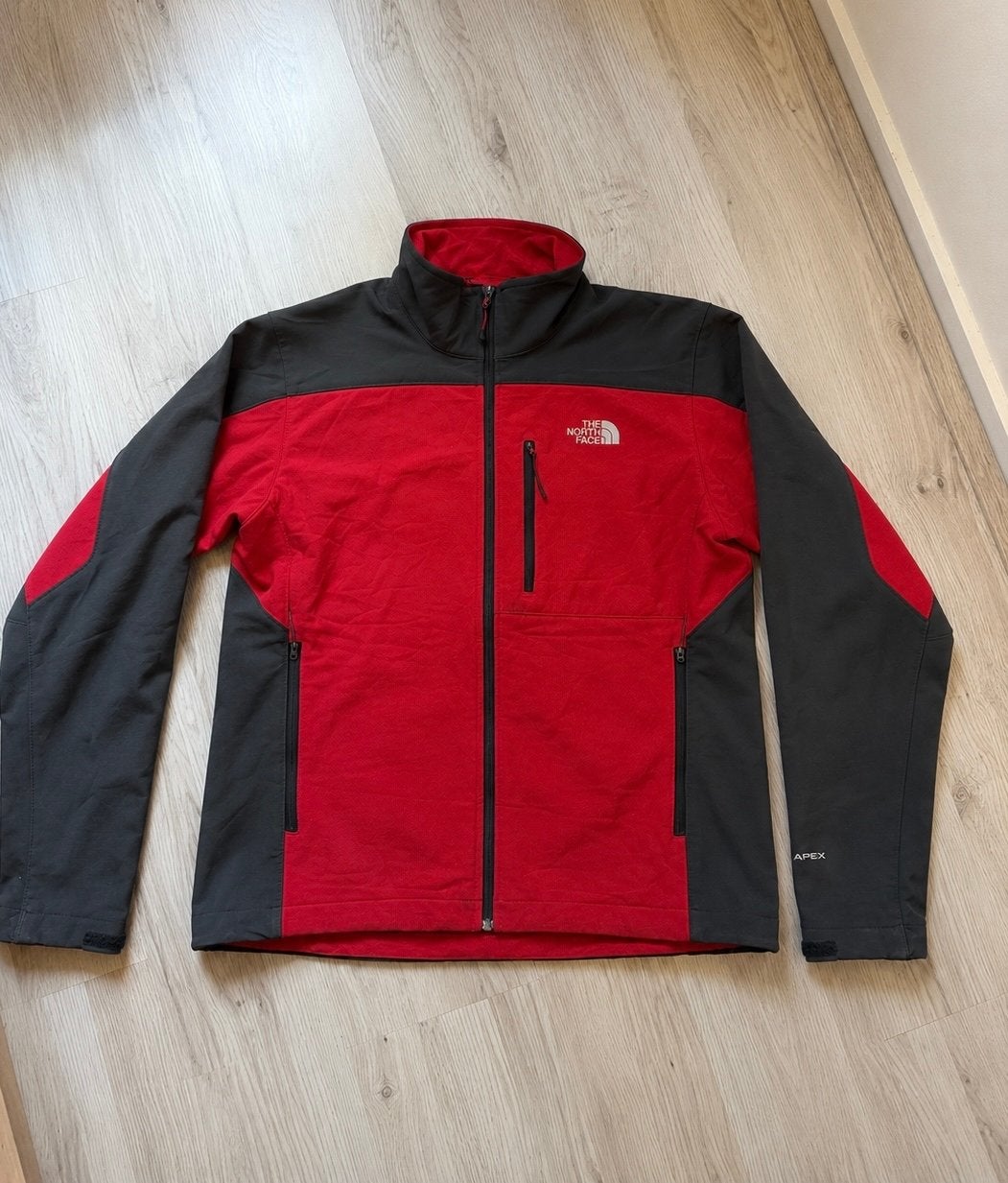 The North Face Softshell Jas Rood/Grijs Maat M, Ophalen of Verzenden, Gedragen, Maat 48/50 (M), Rood