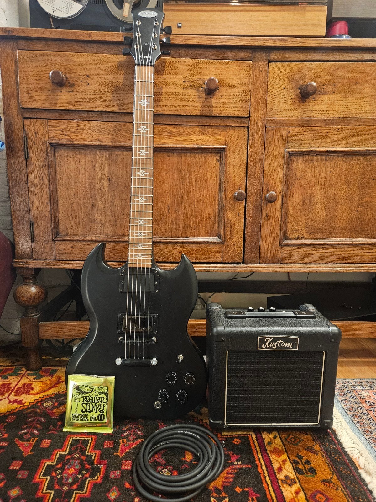 Stagg G-300 SG met Kustom 10" versterker en nieuwe snaren, Overige merken, Met versterker, Ophalen of Verzenden, Zo goed als nieuw