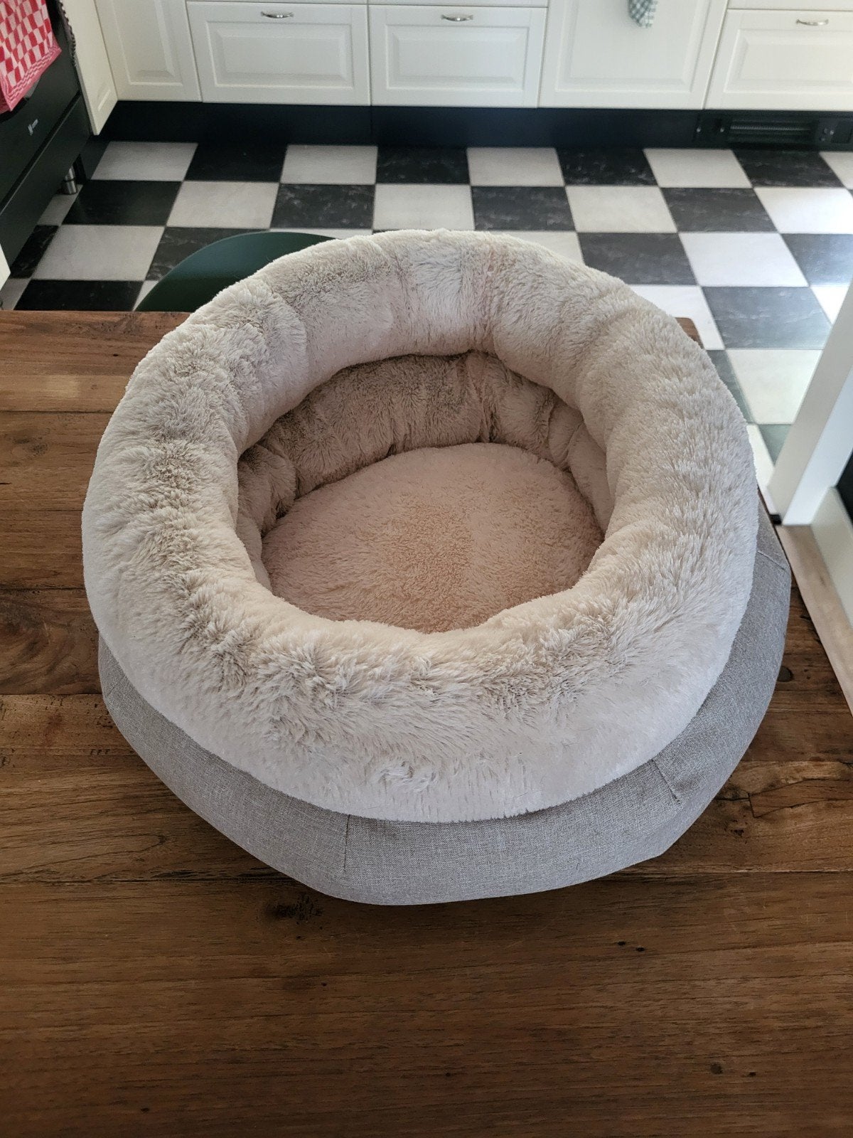 Mooi zachte en dikke poezen / hondenmand., Dieren en Toebehoren, Kattenmanden, Ophalen, Zo goed als nieuw, Pluche