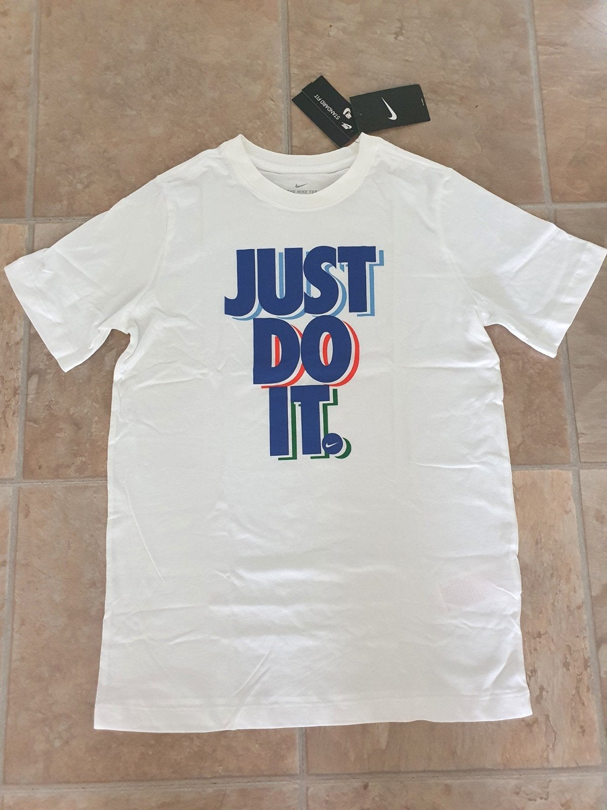 Nieuw Nike T-shirt 'Just Do It' - Maat 158-170 cm, Kinderen en Baby's, Kinderkleding | Maat 164, Jongen of Meisje, Nieuw, Ophalen of Verzenden