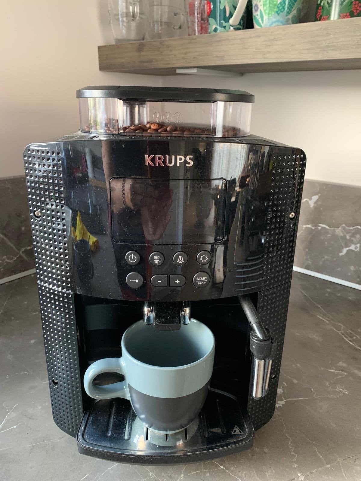 Krups Essential Automatic volautomatische koffiemachine, Witgoed en Apparatuur, Koffiezetapparaten, Ophalen, Afneembaar waterreservoir