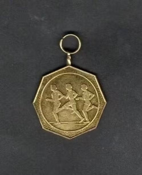 Medaille De Blesse 5e KPJ Stratenloop 1982., Ophalen of Verzenden, Zo goed als nieuw