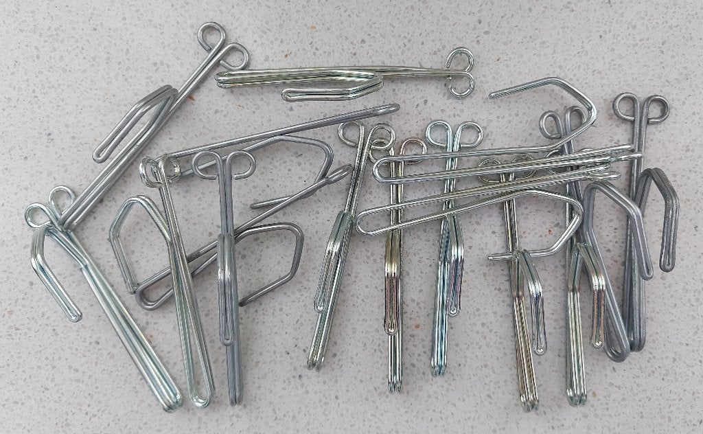 16 metalen gordijnhaken / inschuifhaken / kuifhaken, Huis en Inrichting, Stoffering | Gordijnen en Lamellen, Ophalen of Verzenden