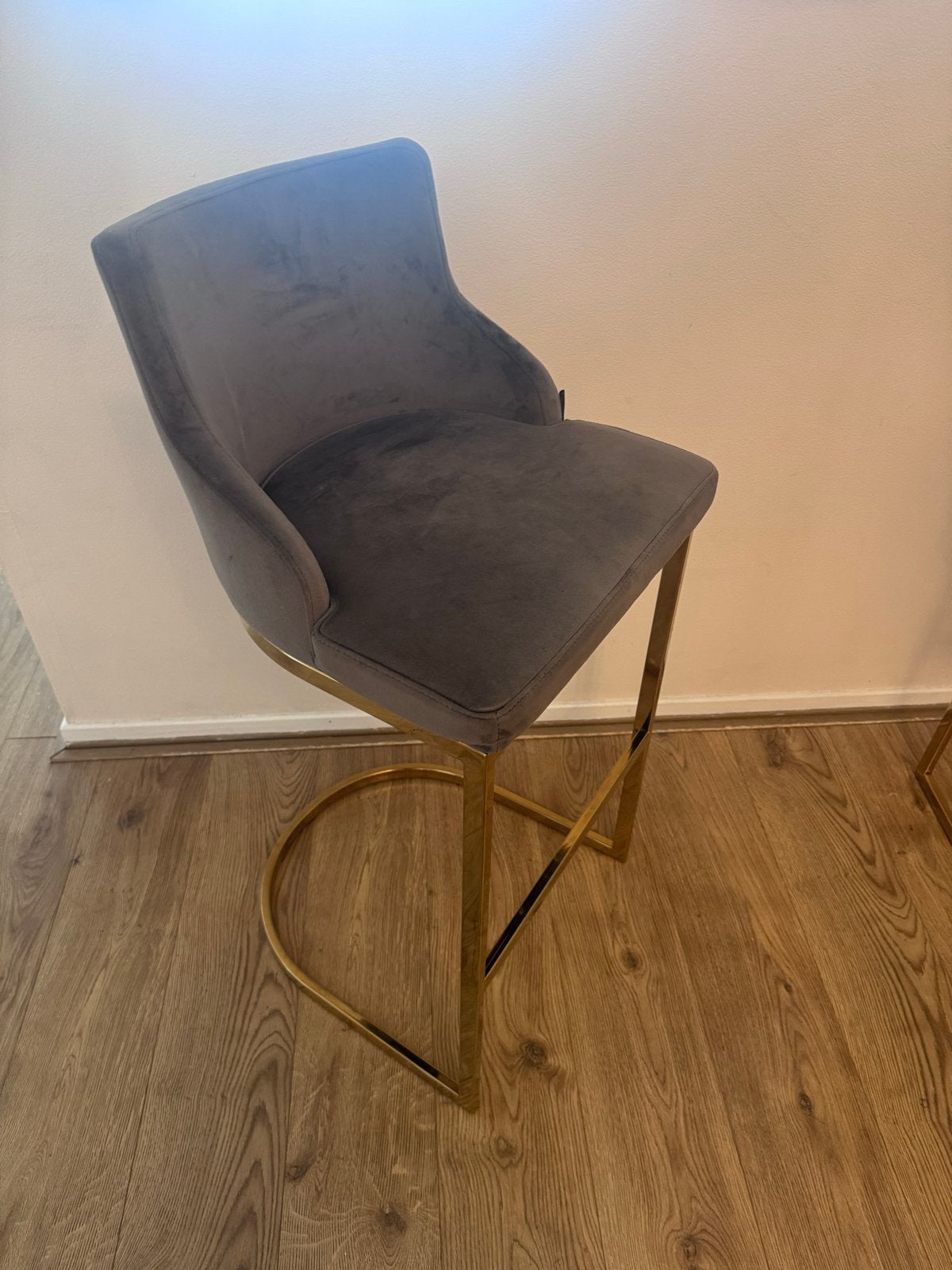 2 Richmond's barstoelen Taupe kleur, Huis en Inrichting, Met voetsteun, Ophalen of Verzenden, Zo goed als nieuw, 90 cm of meer