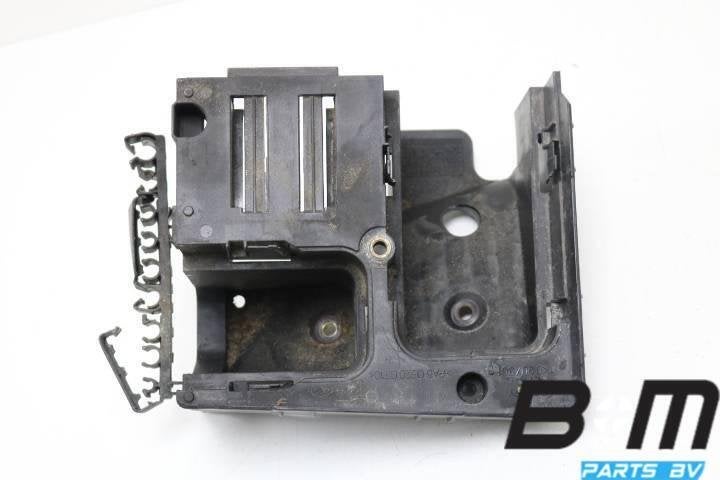 Houder voor zekeringkast VW Golf 5 1K0907361B, Gebruikt
