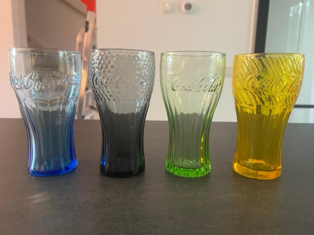 4 Coca Cola glazen van McDonald's in diverse kleuren, Nieuw, Ophalen of Verzenden, Meerkleurig, Overige merken