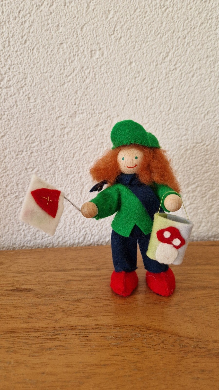 Touwpoppetje Sint Maarten wolvilt, Ophalen of Verzenden, Nieuw, Figuurtje(s), Wolvilt
