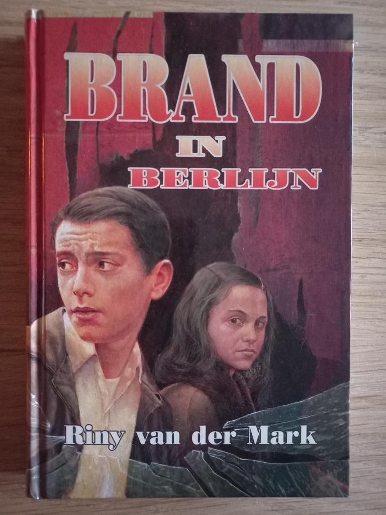 Brand in Berlijn, Riny van der Mark, chr. 2e Wereldoorlog, Ophalen of Verzenden