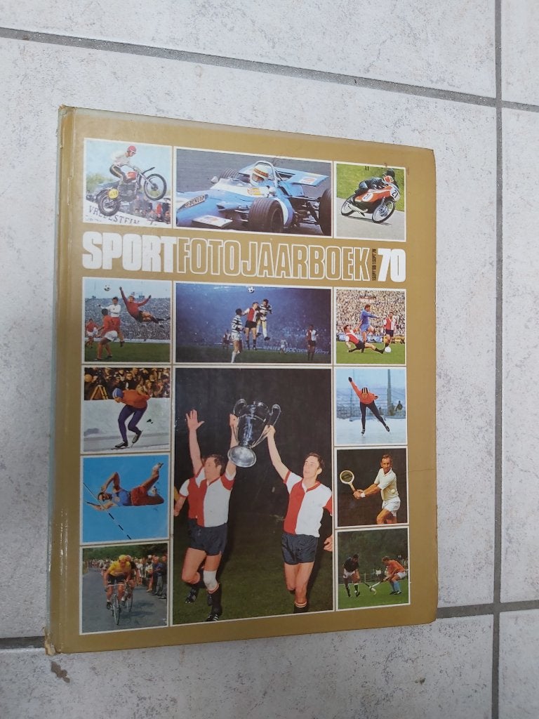 Sportfoto jaarboek 1970, Gelezen, Ed van Opzeeland, Ophalen of Verzenden, Overige sporten