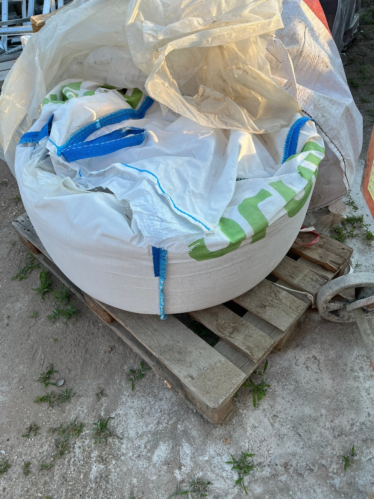 Metselmortel 1/2 bigbag, Doe-het-zelf en Verbouw, Metselstenen, Ophalen, Zo goed als nieuw