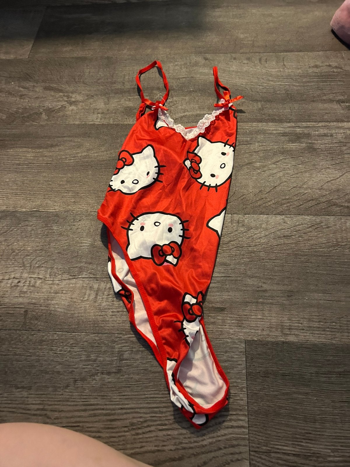 Hello Kitty body rood, maat M, Ophalen of Verzenden, Nieuw, Rood, Overige typen