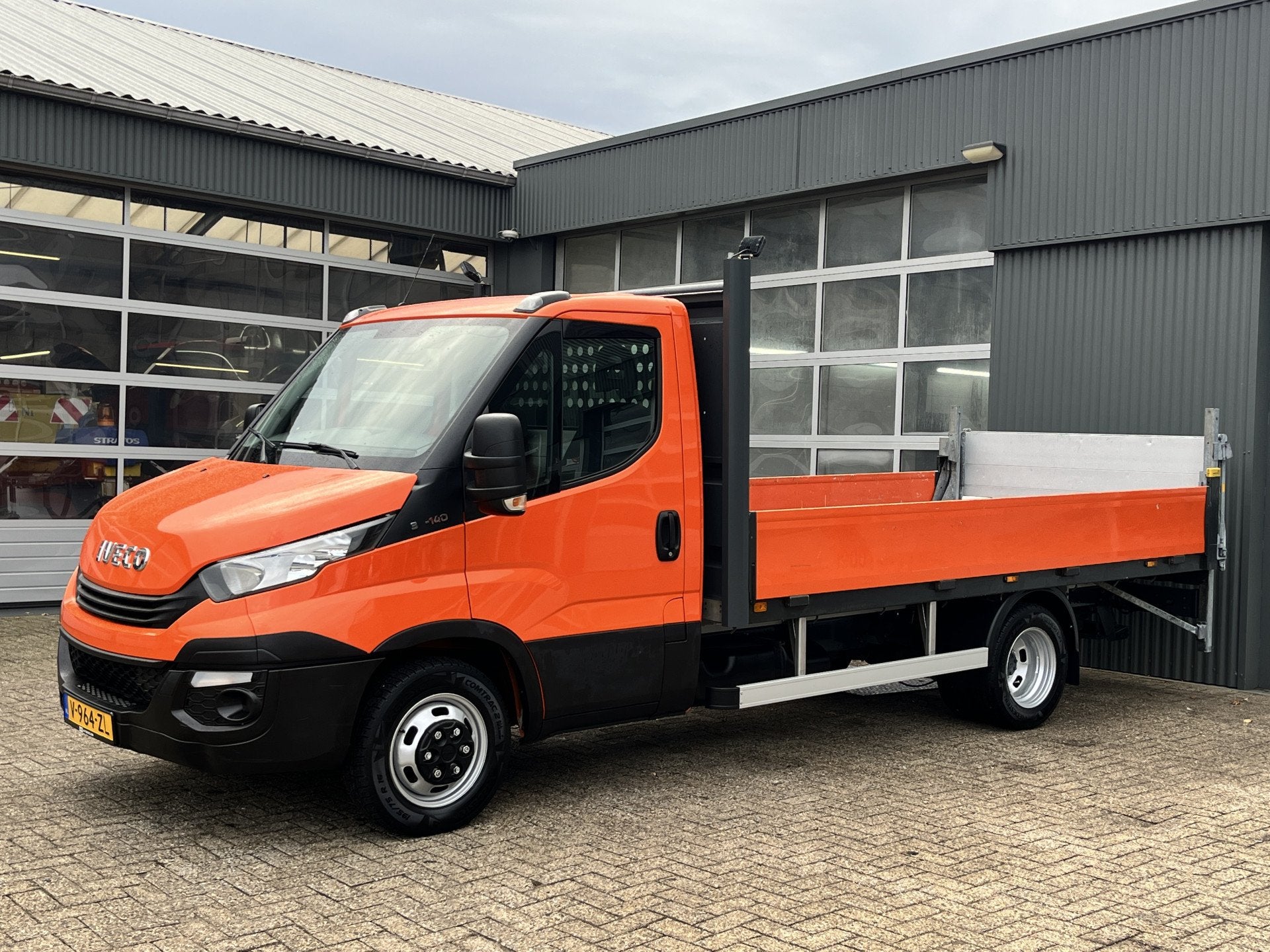 Iveco Daily 35C14 2.3 375 Laadklep 500kg Trekhaak 3500kg tre, Auto's, Gebruikt, Iveco, Origineel Nederlands, Bedrijf