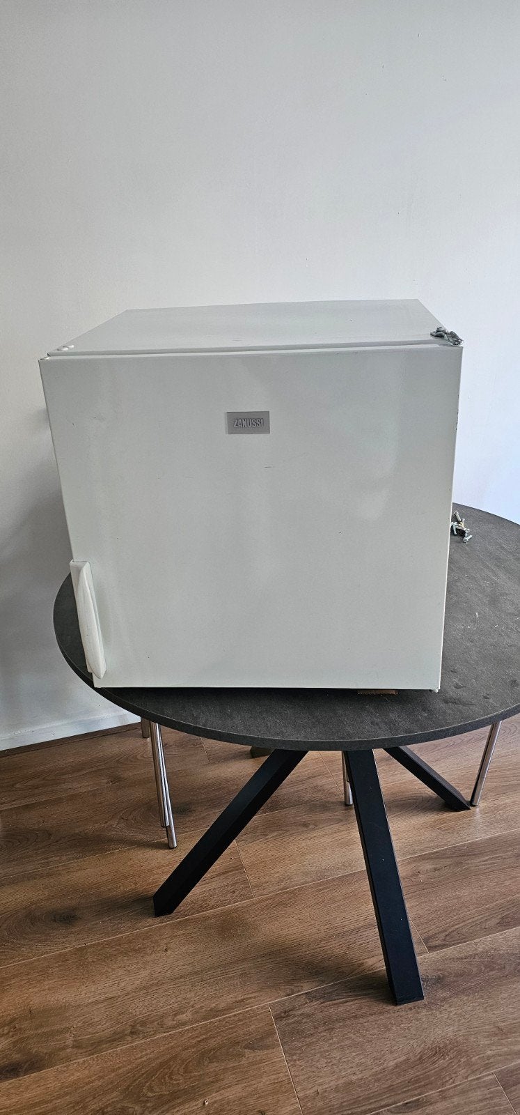 Compacte Vriezer  zanussi - Ideaal voor kleine ruimtes, Gebruikt, Minder dan 85 cm, Minder dan 60 cm, Vrijstaand
