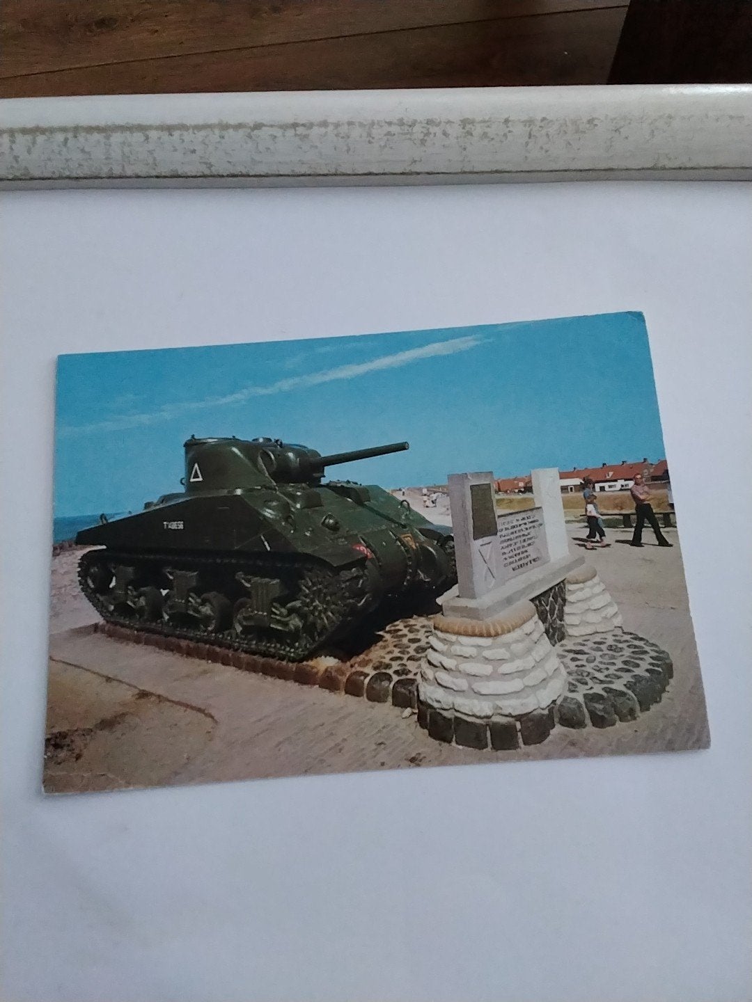Oorlogsmonument Westkapelle - Sherman Tank Ansichtkaart, Verzamelen, Ophalen of Verzenden, 1960 tot 1980, Gelopen, België en Luxemburg