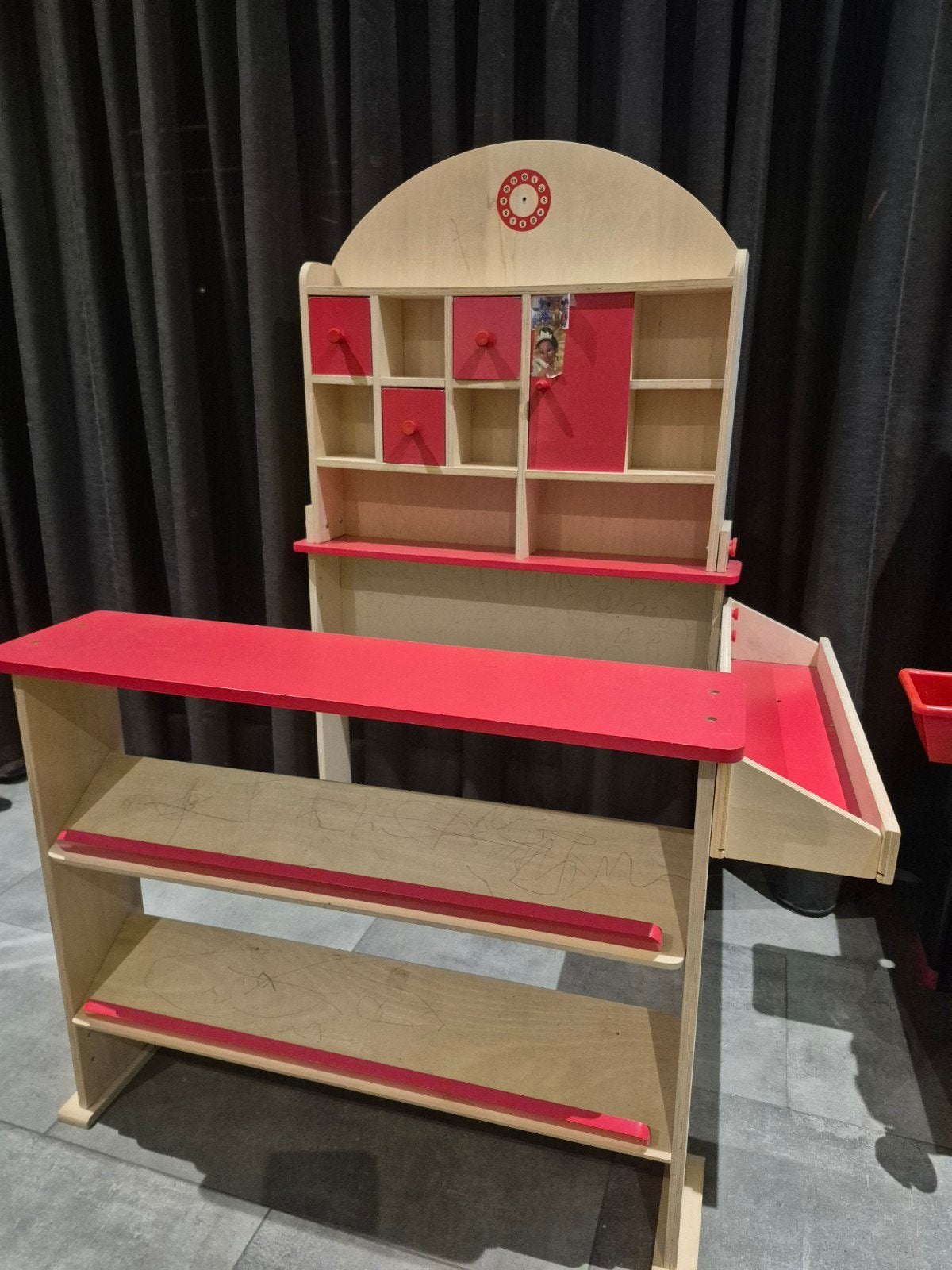 Houten speelgoedwinkel / marktkraam met kassa, Kinderen en Baby's, Ophalen of Verzenden, Gebruikt, Jongen of Meisje