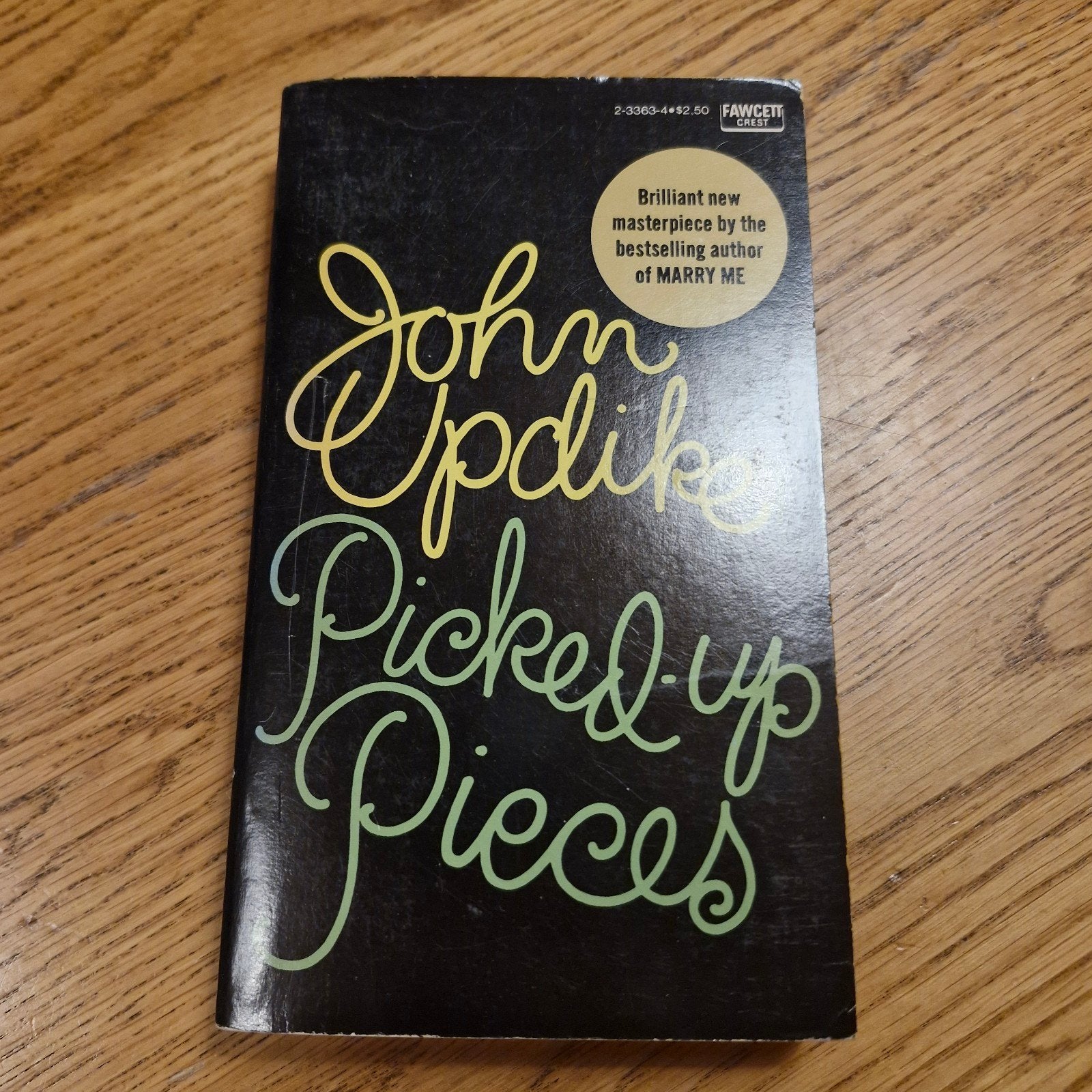 John Updike - Picked-Up Pieces (Fawcett Crest), Ophalen of Verzenden, Gelezen, John Updike