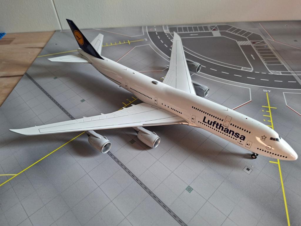 JC wings 1:200 Lufthansa Boeing 747-8I Lufthansa, Verzamelen, Luchtvaart en Vliegtuigspotten, Ophalen of Verzenden, Gebruikt, Schaalmodel