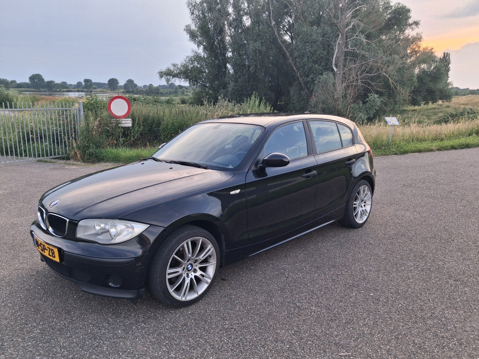 BMW 1-Serie 2.0 118I 2006 Zwart, Auto's, 1-Serie, 1995 cc, 4 cilinders, 129 pk
