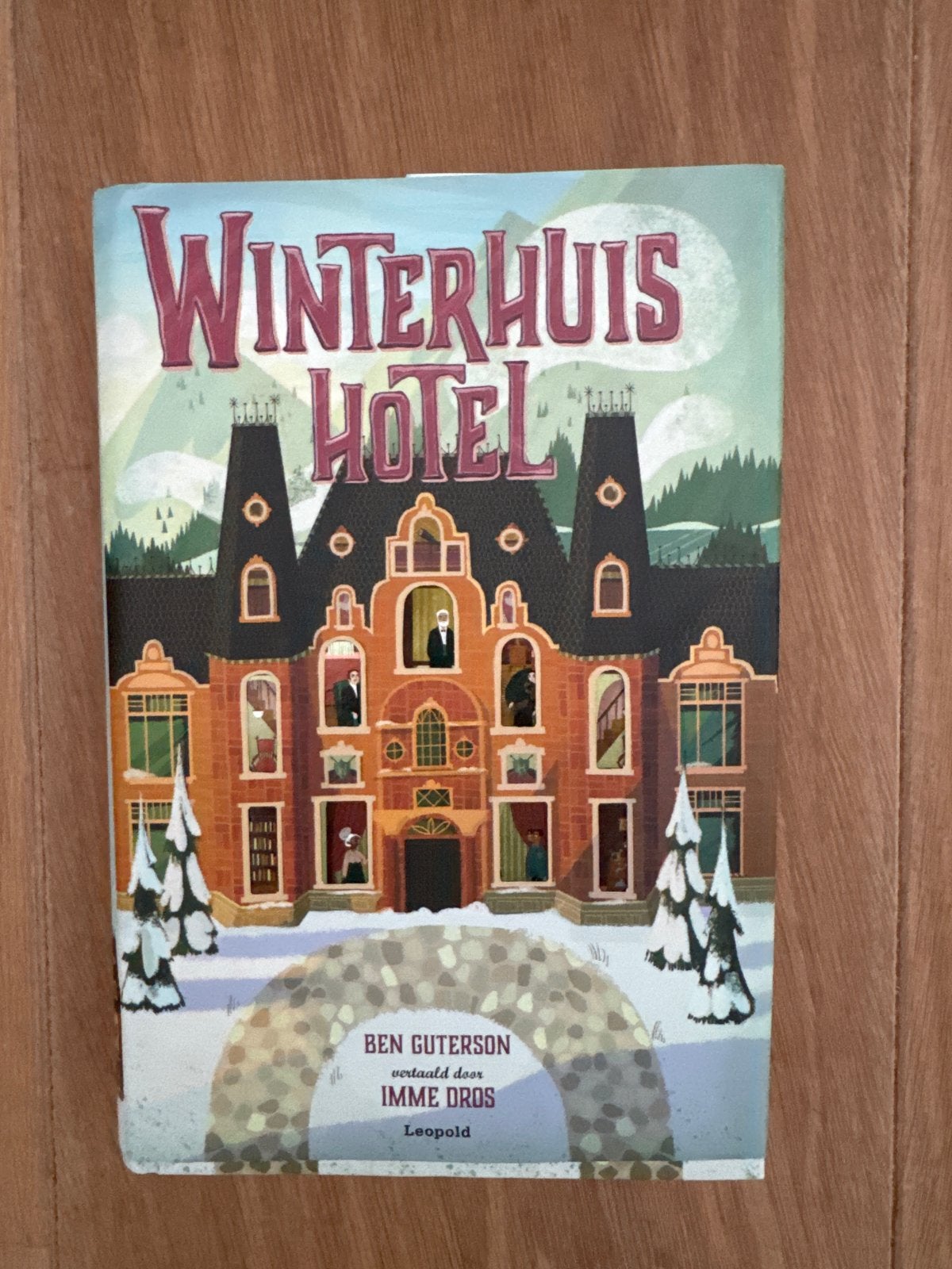 Winterhuis Hotel - Ben Guterson (vertaald door Imme Dros), Ophalen of Verzenden, Zo goed als nieuw, Fictie algemeen