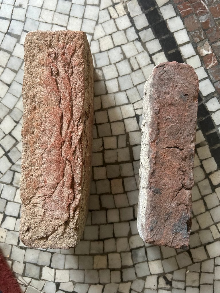 Twee paletten oude baksteen en één palet nieuwe baksteen, Doe-het-zelf en Verbouw, Ophalen, Bakstenen