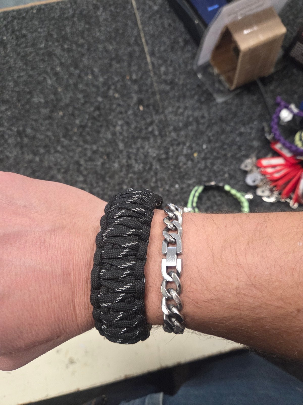 Duurzame Paracord Armband met Metalen Sluiting, Ophalen of Verzenden, Nieuw, Zwart, Overige materialen