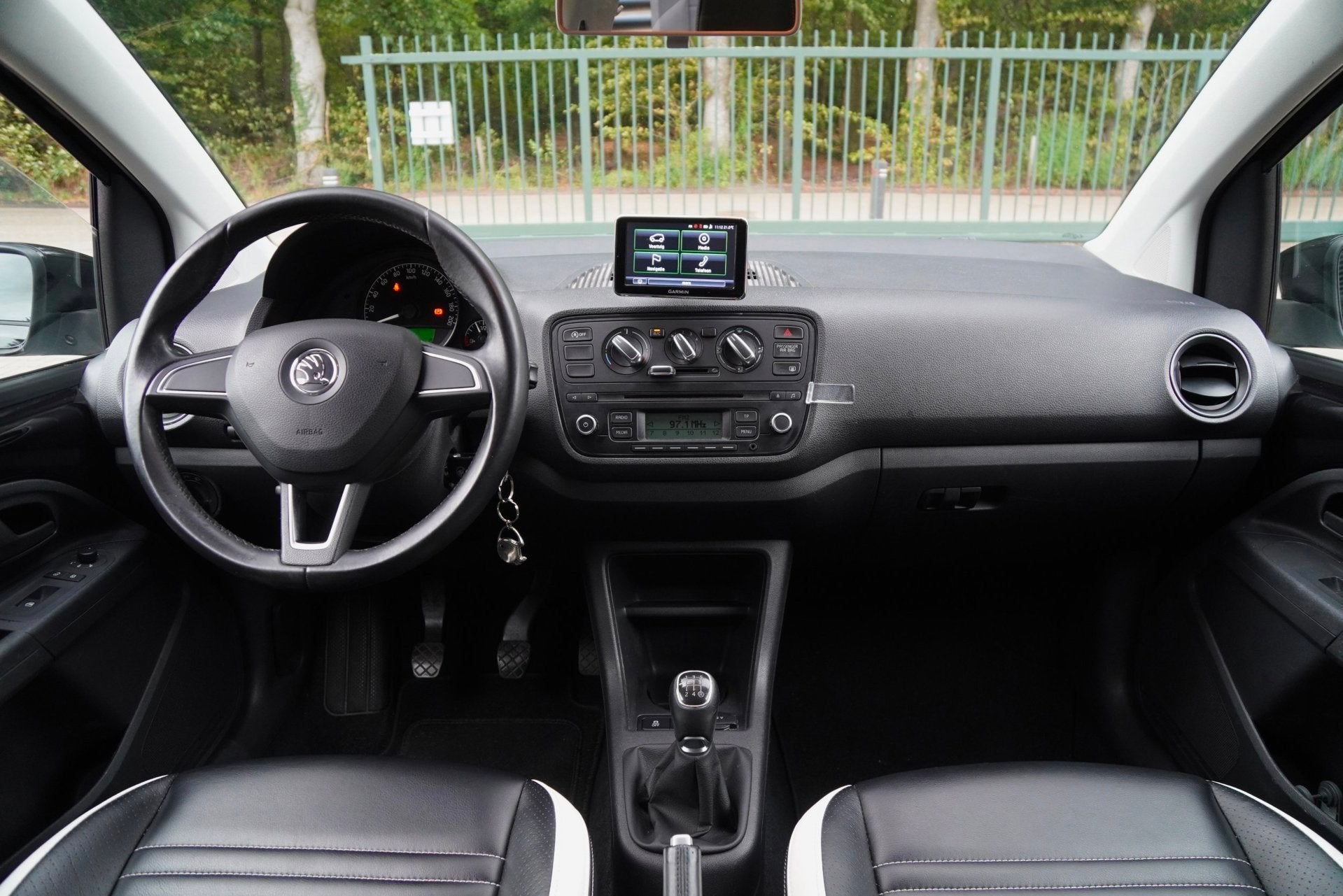 Skoda Citigo 1.0 Greentech Drive NAVI LEDER AIRCO, Auto's, Voorwielaandrijving, Euro 5, Gebruikt, Zwart