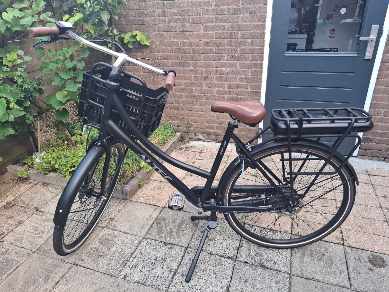 Jonge 2dehands Dames Elektrische Fiets - 8 maanden oud, Ophalen, Zo goed als nieuw, Overige merken