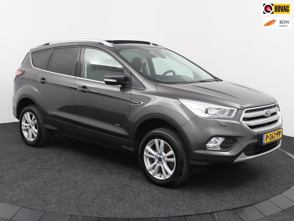 Ford Kuga 1.5 EcoBoost Titanium PANORAMO I TREKHAAK I LEER, Auto's, Stof, 4 cilinders, 1850 kg, Bedrijf
