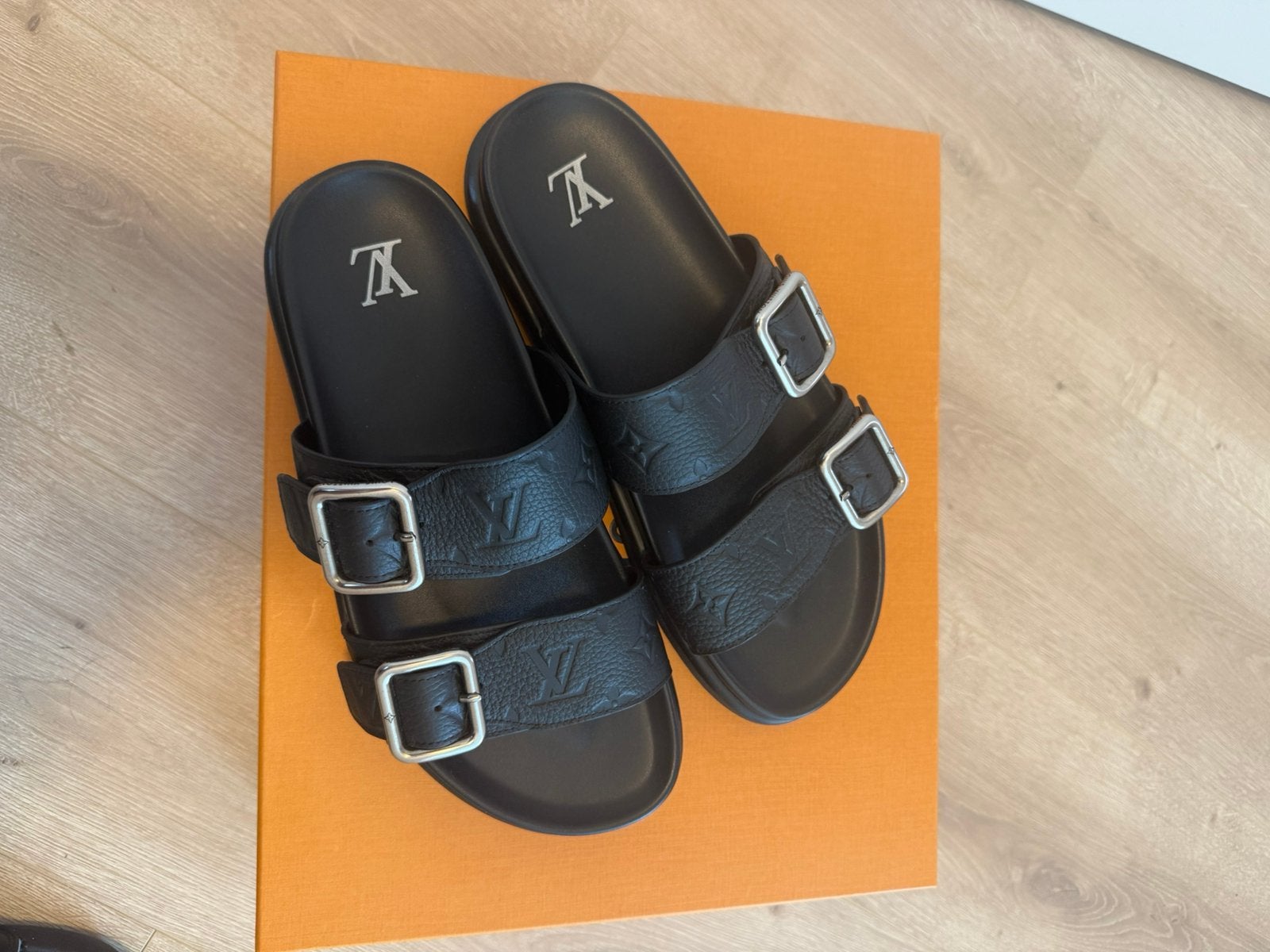 Originele Louis Vuitton Venice Mule Slippers Slides - 180cc, Kleding | Heren, Slippers, Zwart, Ophalen of Verzenden, Zo goed als nieuw
