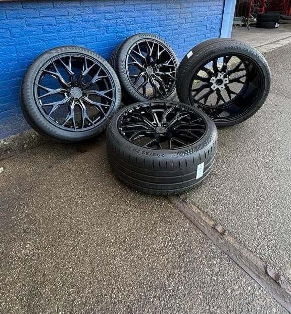 Tesla, BMW Velgen 5x120 R22 - Zwart Glanzend, Gebruikt, 295 mm, Banden en Velgen, Ophalen of Verzenden