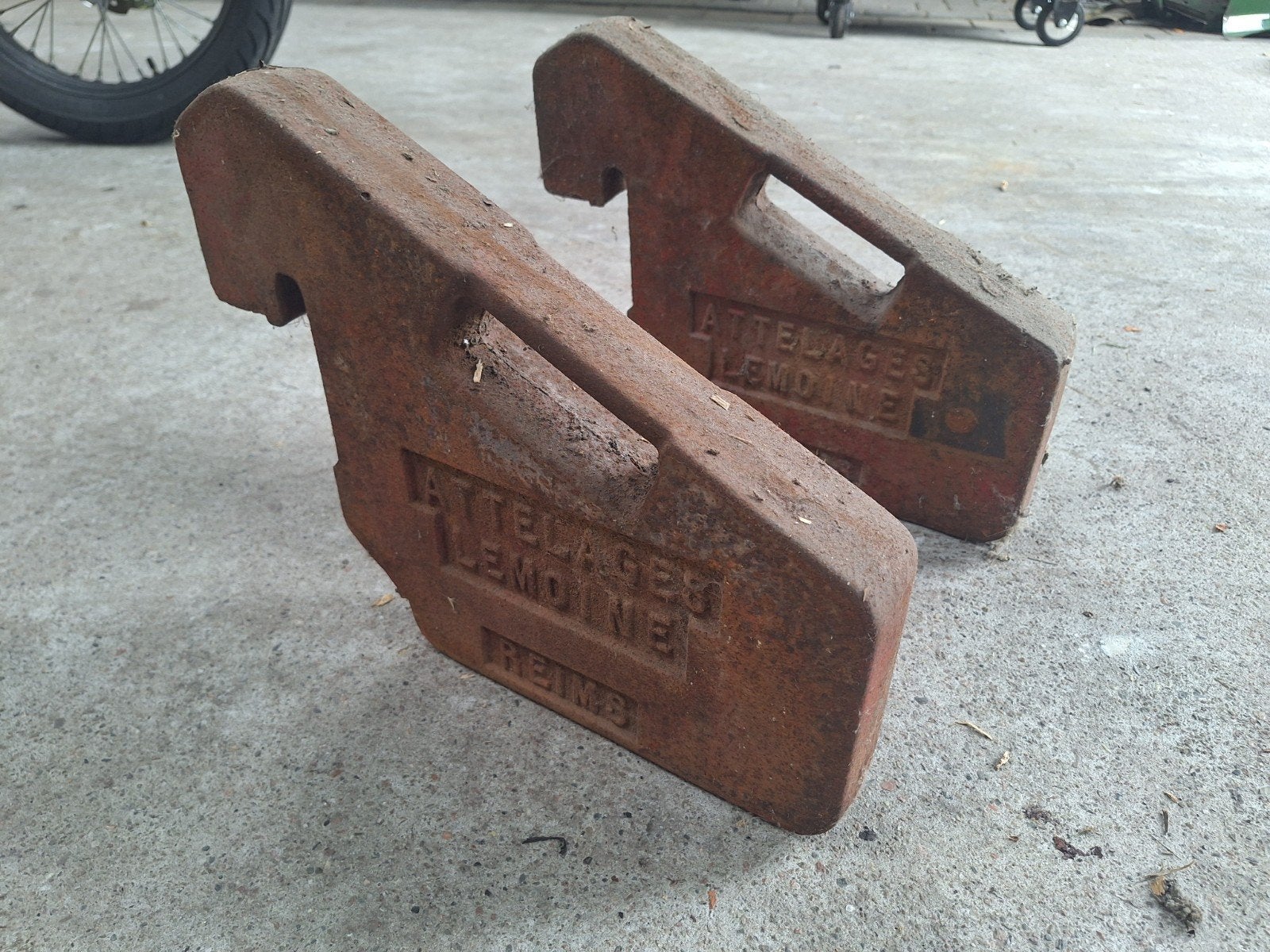 2x attelages lemoine reims frontgewichten 25kg, Doe-het-zelf en Verbouw, Ophalen
