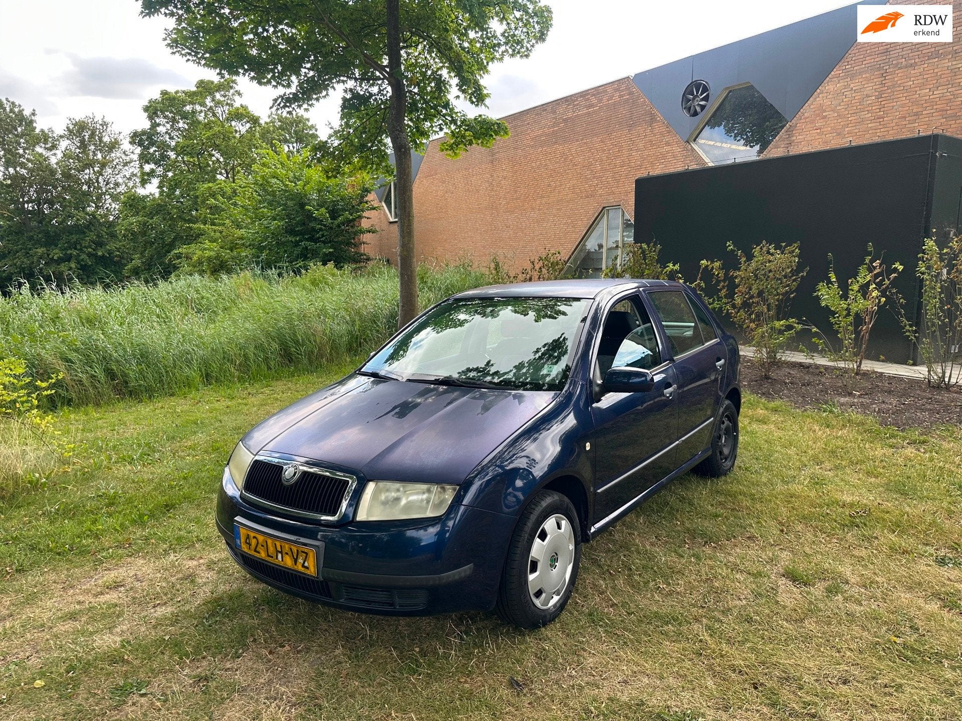 Skoda Fabia 1.4 Comfort 88DKM NAP!, Auto's, Voorwielaandrijving, 450 kg, 4 cilinders, Blauw