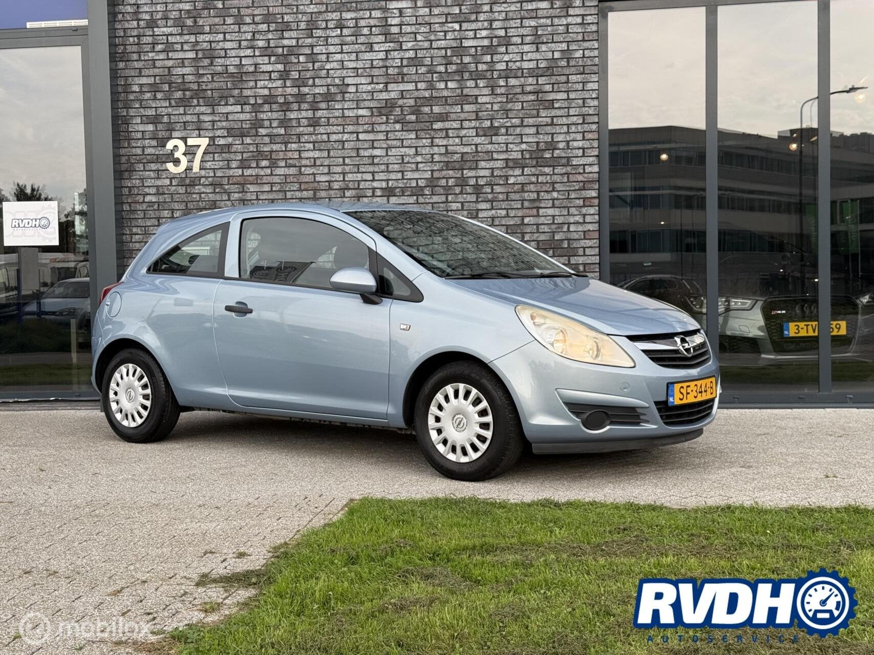 Opel Corsa 1.0-12V Essentia |APK|, Auto's, Voorwielaandrijving, Zwart, Bedrijf, Handgeschakeld