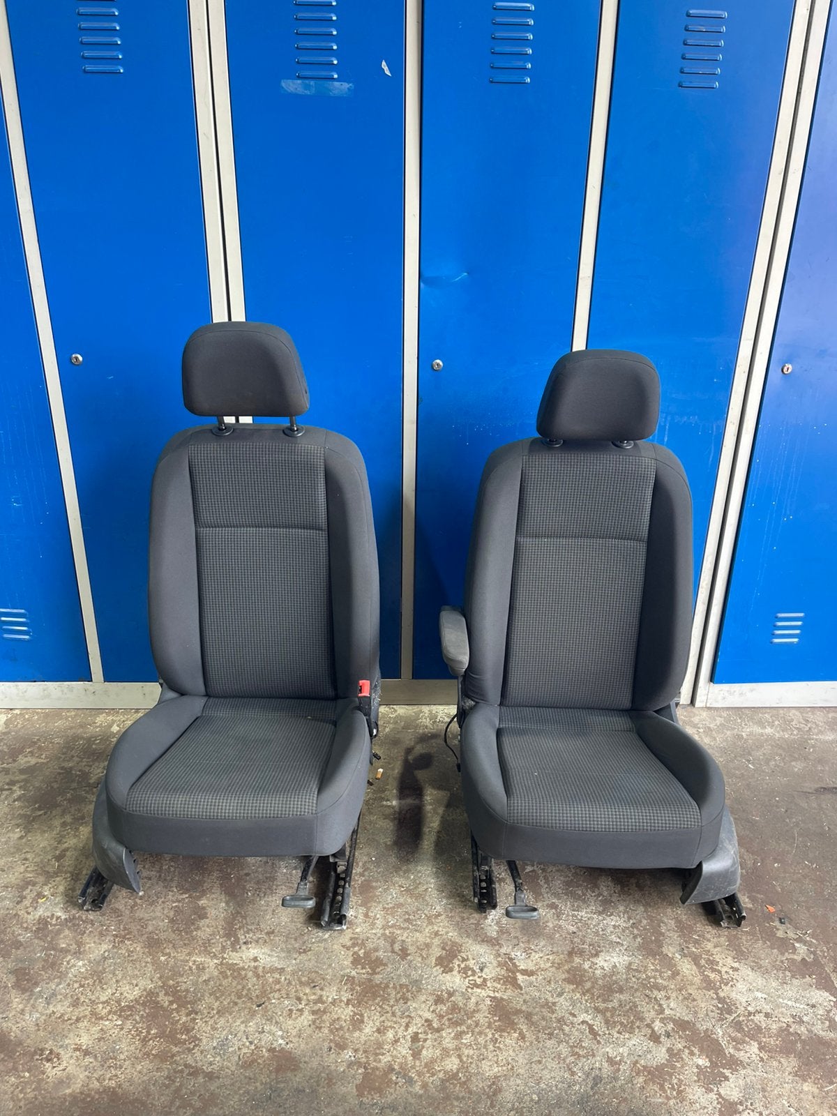 Nette set Caddy stoelen met armleuning, Auto-onderdelen, Interieur en Bekleding, Volkswagen, Gebruikt, Ophalen