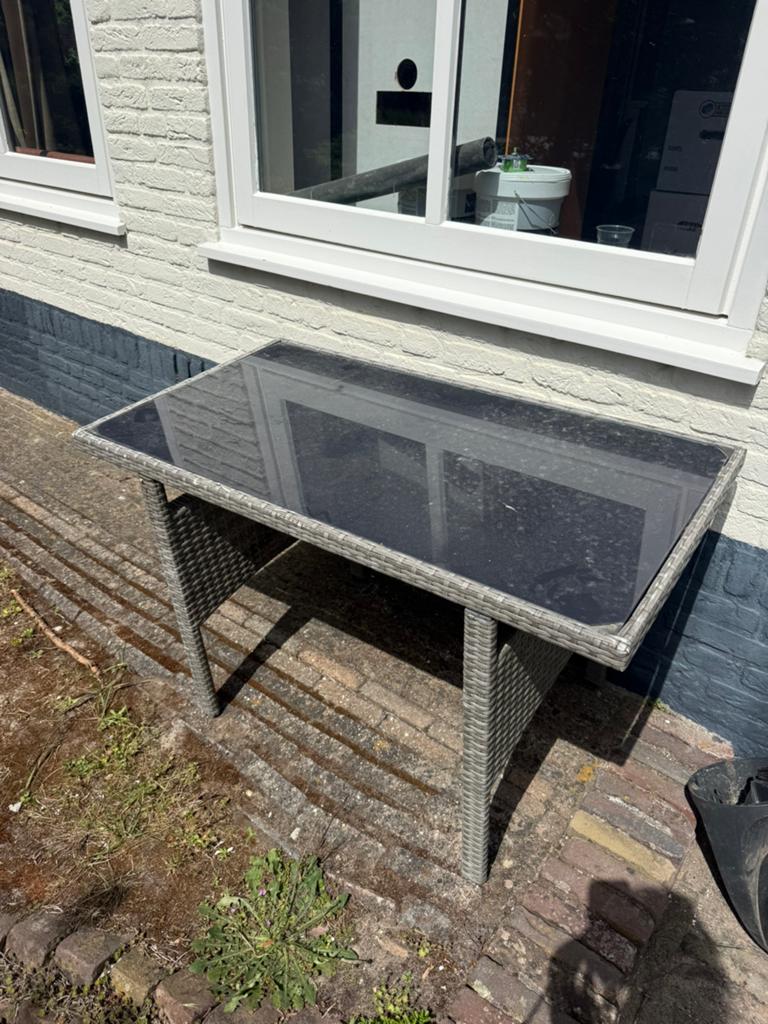 Oude tuintafel - gratis, Ophalen, Kunststof, Gebruikt, 100 tot 150 cm