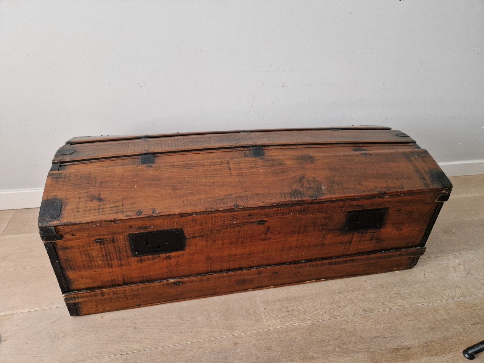 Antieke houten kist / dekenkist met metalen beslag, Gebruikt, 100 tot 150 cm, 50 tot 75 cm, 50 tot 75 cm