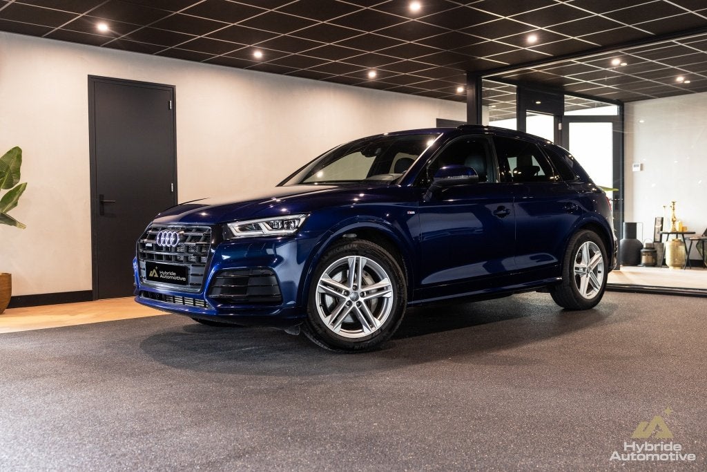 Audi Q5 55 TFSI PHEV S Line | Quattro | Camera | Stoelverwar, 12 maanden, 4 cilinders, Blauw, Plug-in hybride