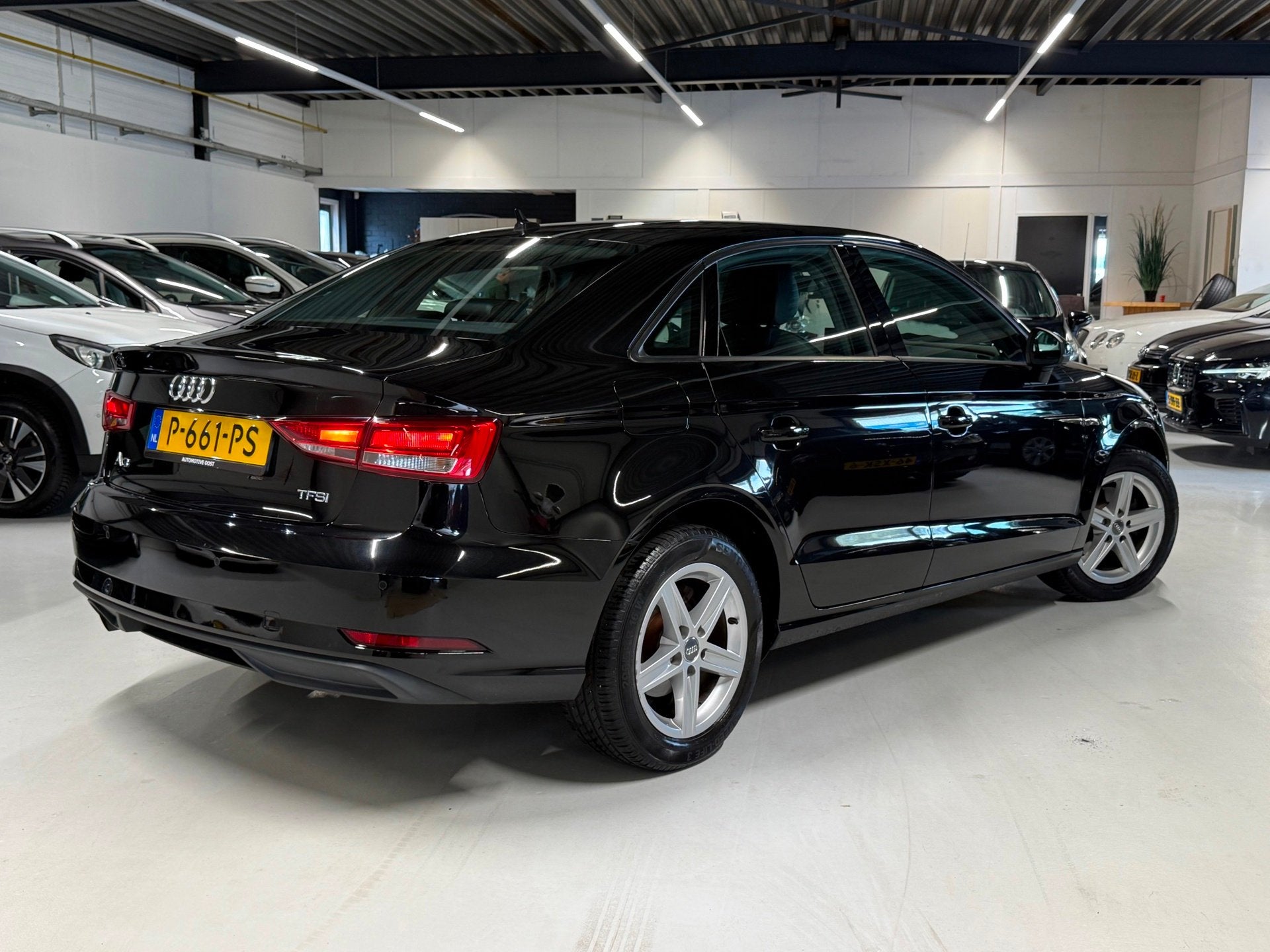 Audi A3 Limousine 1.0 TFSI 116PK Pro Line Navigatie|Leer|Led, Auto's, Audi, Voorwielaandrijving, 1160 kg, Bi-Xenon koplampen, Gebruikt