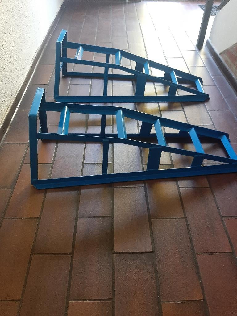 Oprijbokken 2000kg oprijbok autobokken carpoint rijbokken, Auto diversen, Autogereedschap, Ophalen of Verzenden, Zo goed als nieuw