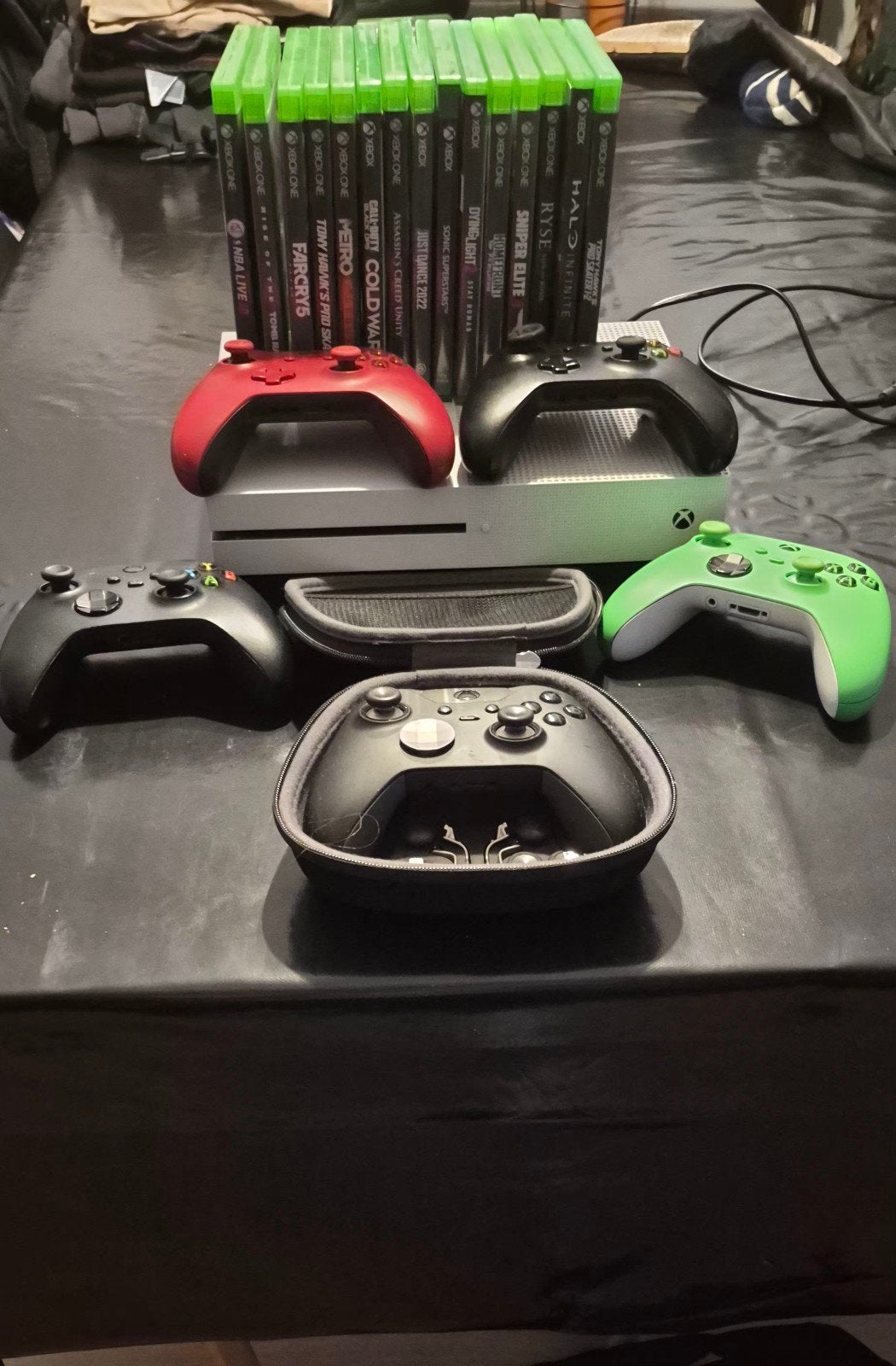 Xbox One S Bundel: Console, 4 Controllers & 15 Games, Spelcomputers en Games, Gebruikt, Overige genres, Ophalen of Verzenden, Eén computer