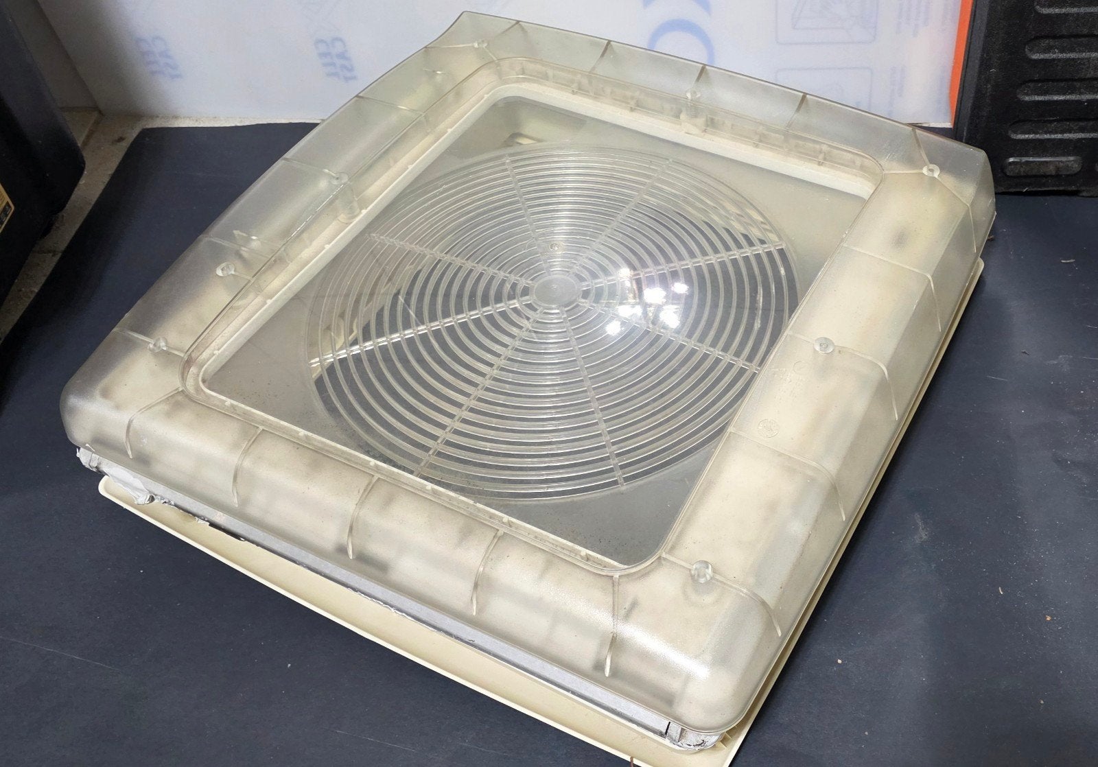 Dakraam Thule 40x40 cm met ventilator, Ophalen of Verzenden