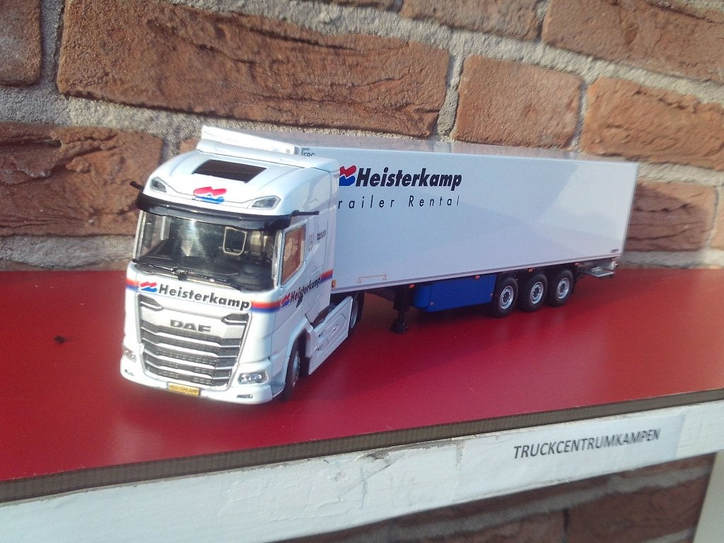 WSI  Daf  XG  4 x 2 + mReefer  Trailer  van  Heisterkamp., Hobby en Vrije tijd, Ophalen of Verzenden, Nieuw, Bus of Vrachtwagen