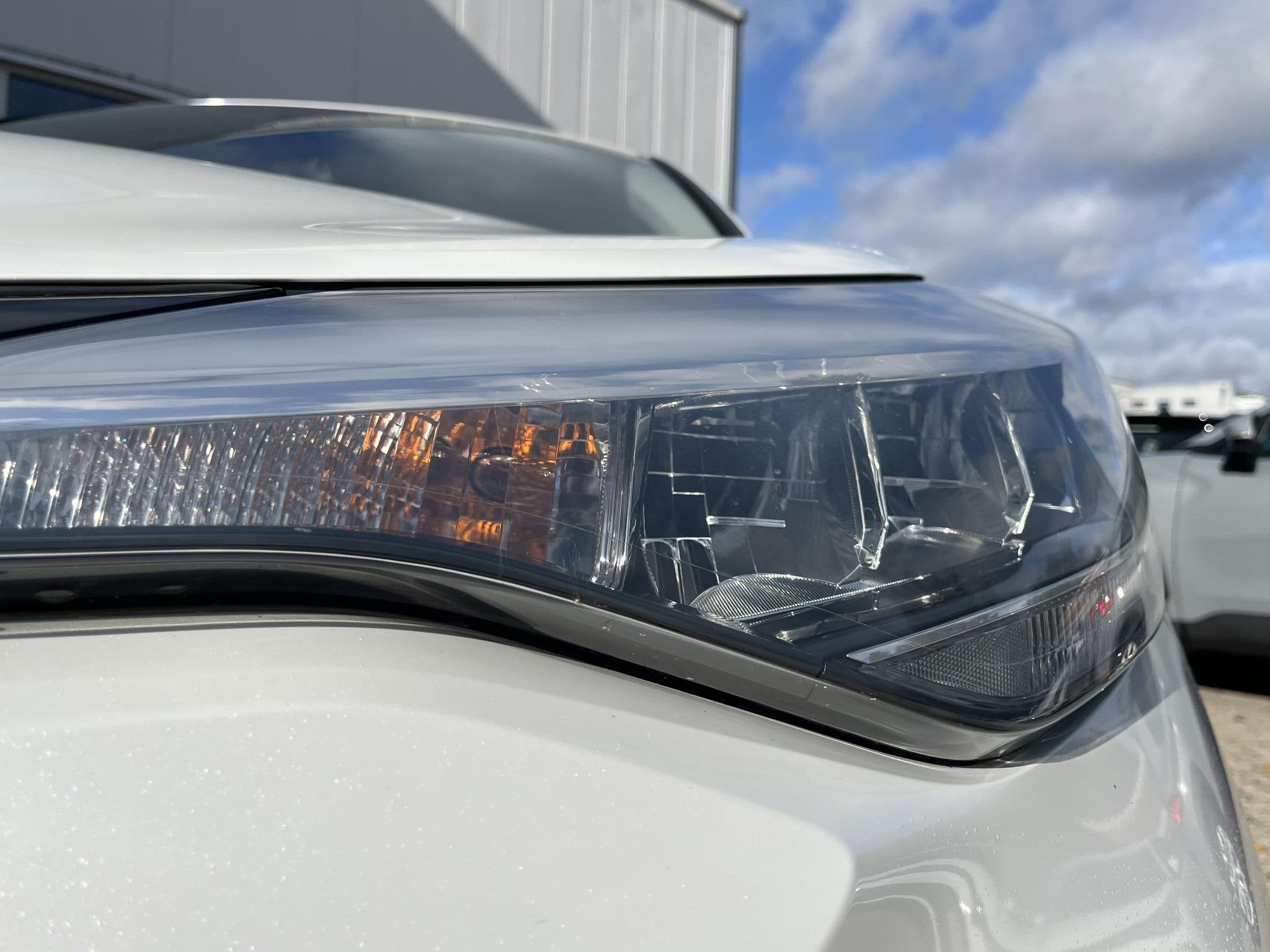 Toyota C-HR 1.8 Hybrid Dynamic / parelmoer kleur / 26.000 km, Auto's, Stof, Euro 6, 4 cilinders, Origineel Nederlands