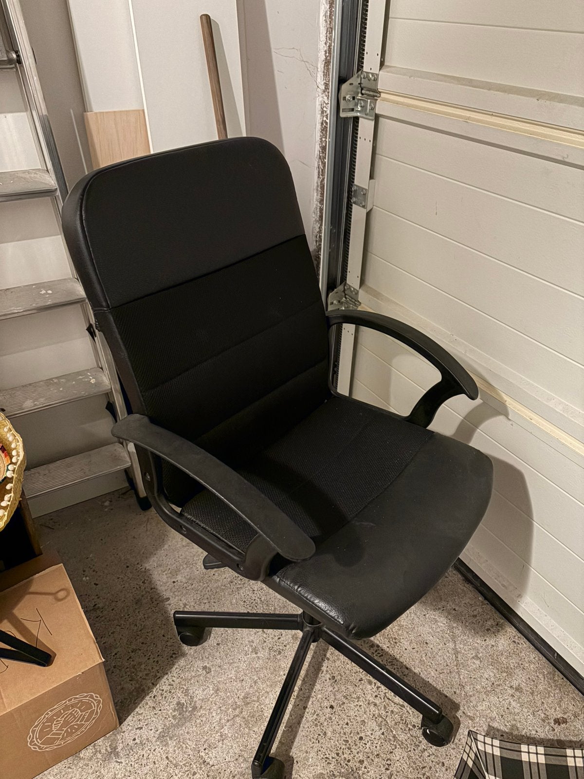 Bureaustoel, Huis en Inrichting, Bureaustoelen, Ophalen, Zo goed als nieuw, Zwart