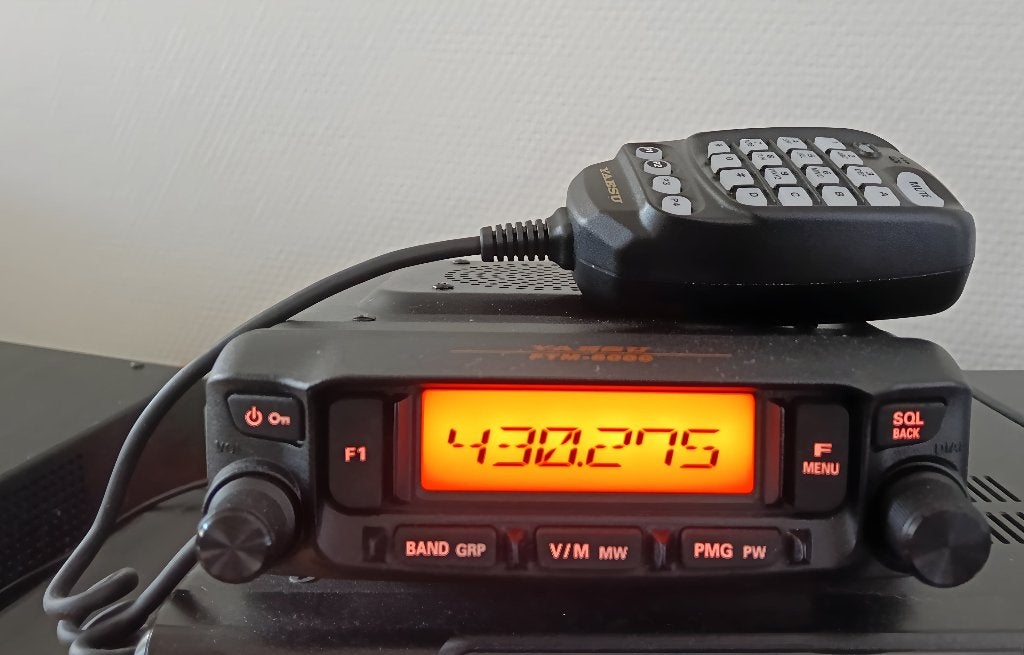 Yaesu FTM 6000 en voeding 35 Amp samen € 200 Zie foto's, Ophalen of Verzenden, Zo goed als nieuw